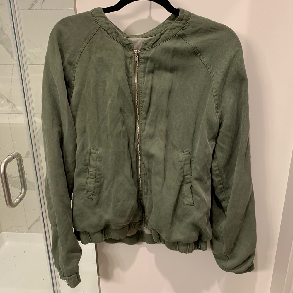 NWOT Military Green Bomber Jacket 🙌